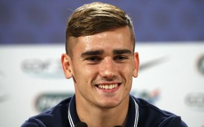 龙珠体育动态-莱奥禁区内跳舞后射门